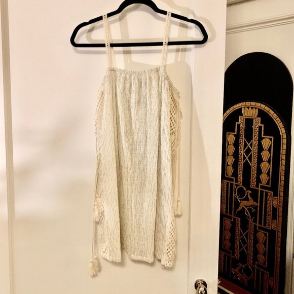 Tassle Tank - Picture 1 of 3